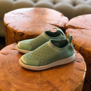 Heyfolks Kids Voyageur in aqua -- toddler size 7 slip-on shoes